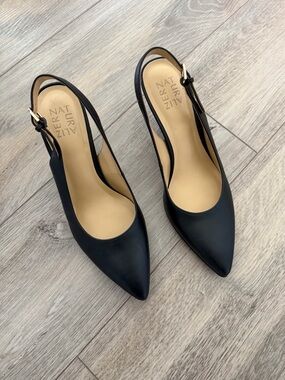 Naturalizer Black Pointed Toe Slingback Heels